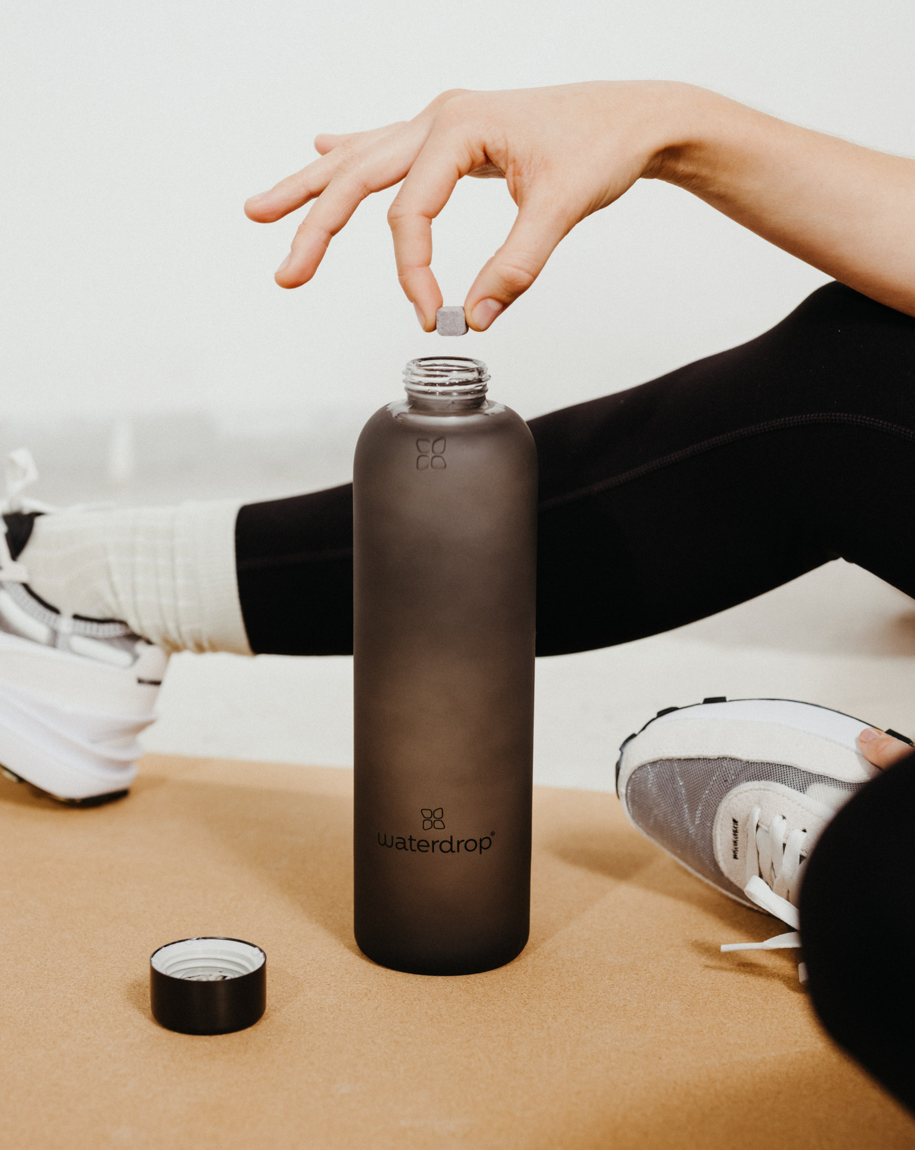 Waterdrop Glass Bottle - Black - 20 oz - Borosilicate Glass - Water Bottle - Bottle with Bamboo Lid - Sustainable