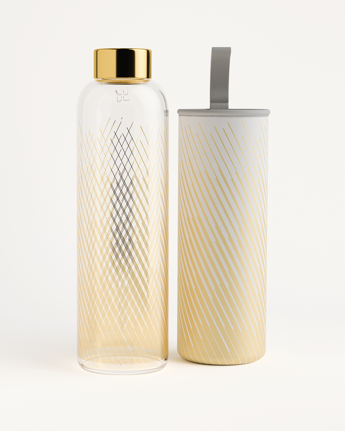 Have you gotten hold of our stylish Glass Bottle with Bamboo Straw? These  gorgeous 500ml glass bottles are made using durable borosilicate glass so  you
