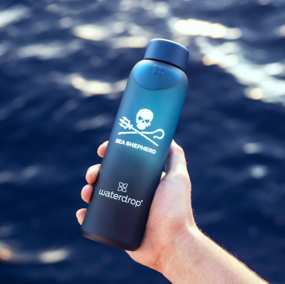 Sea Shepherd Glass Borosilicate Glass Bottle l incl. neoprene sleeve